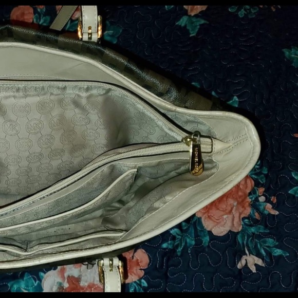 Michael Korda Purse - Picture 4 of 5